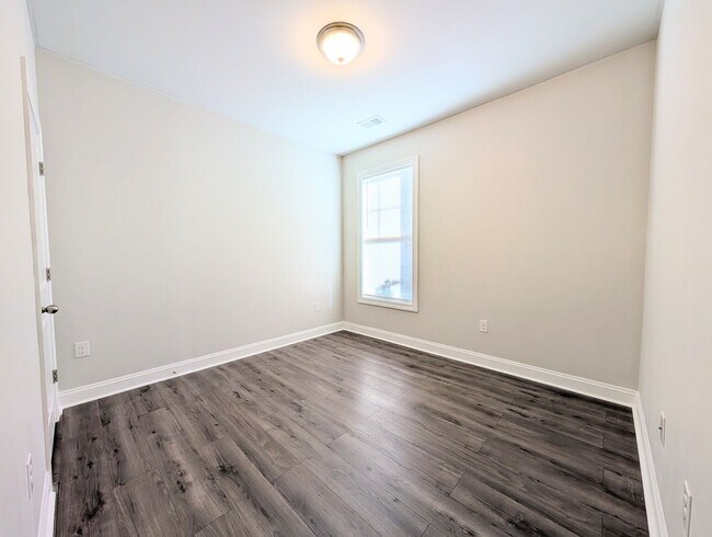 Building Photo - Cozy, Move-In Ready Home — North Myrtle Beach