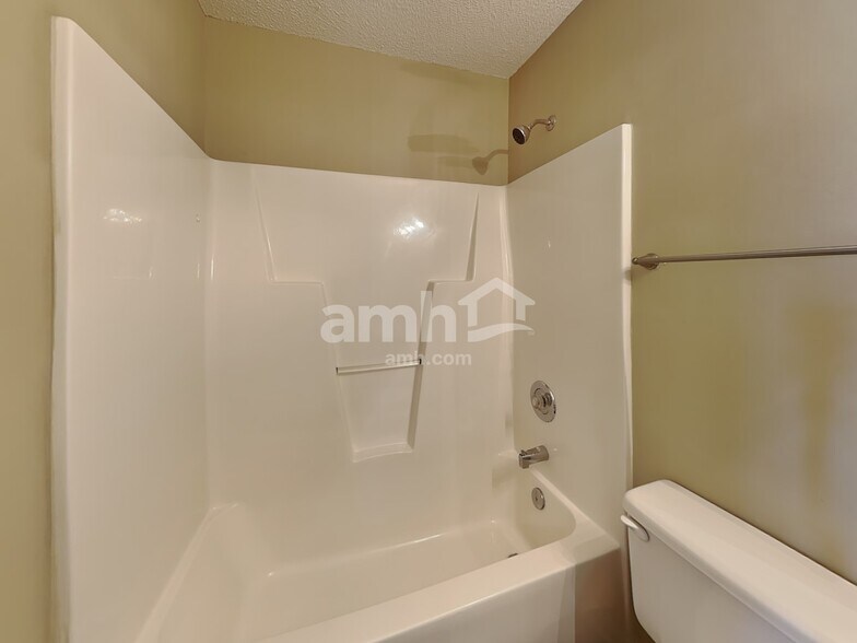 Building Photo - 706 Bellmeade Bay Dr