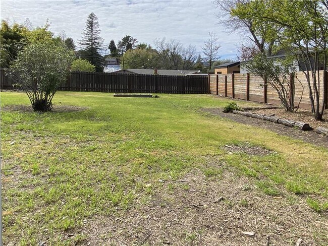Building Photo - 2581 Buena Vista Ave