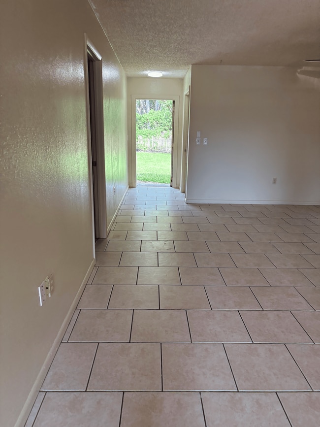 Building Photo - 4434 Highland Ln