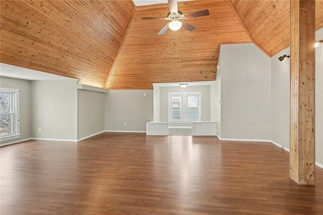 Building Photo - 30 Shepard St