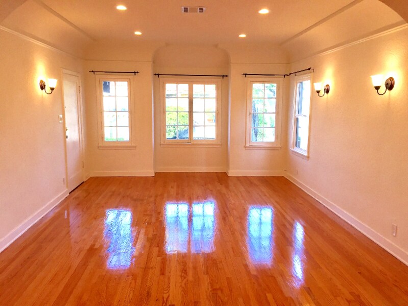 Building Photo - 1106.5 S Doheny Dr