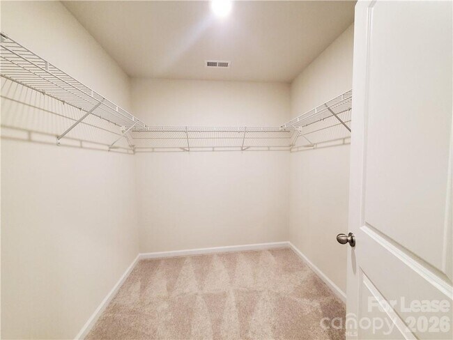Building Photo - 1009 Gabardine Ln