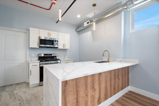 Building Photo - 9865 W Roosevelt Rd