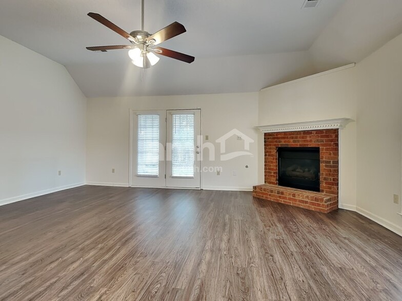 Building Photo - 4343 Shiney Point Cv