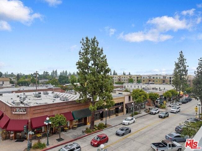 Building Photo - Colorado Commons