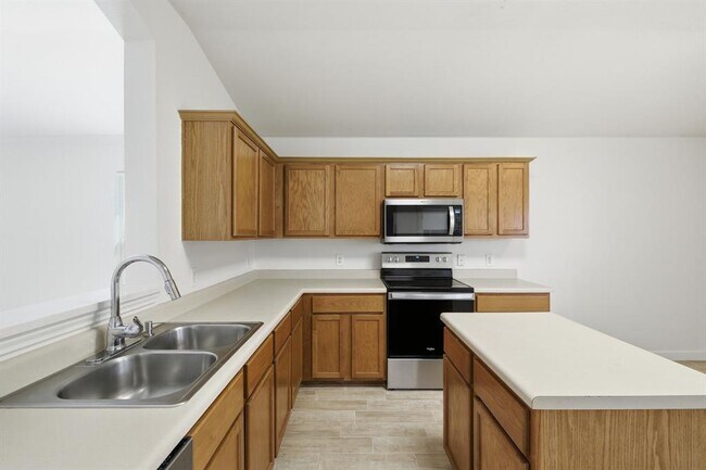 Building Photo - 3357 Pioneer Crossing Dr