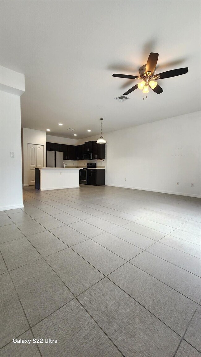 Building Photo - 3364 NW 10th Ave