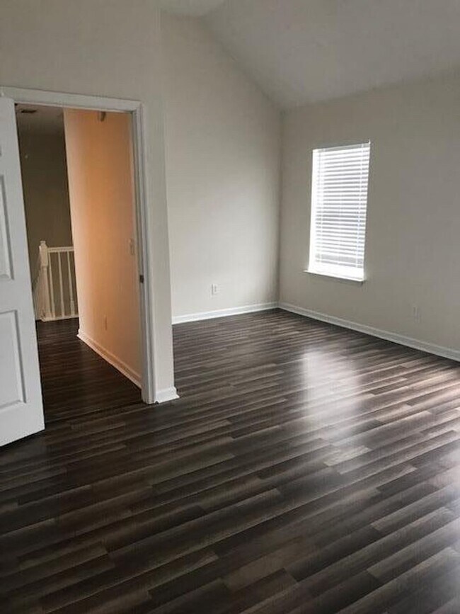 Building Photo - Spacious 3 Bed/2.5 Bath Home in Prime Mount Juliet Location