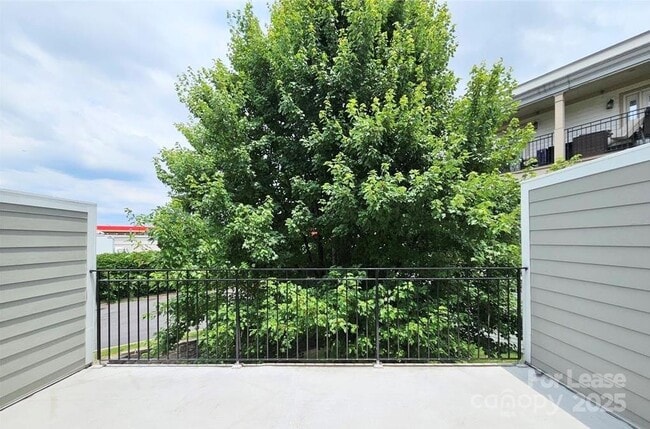 Building Photo - 2108 Ayrsley Town Blvd