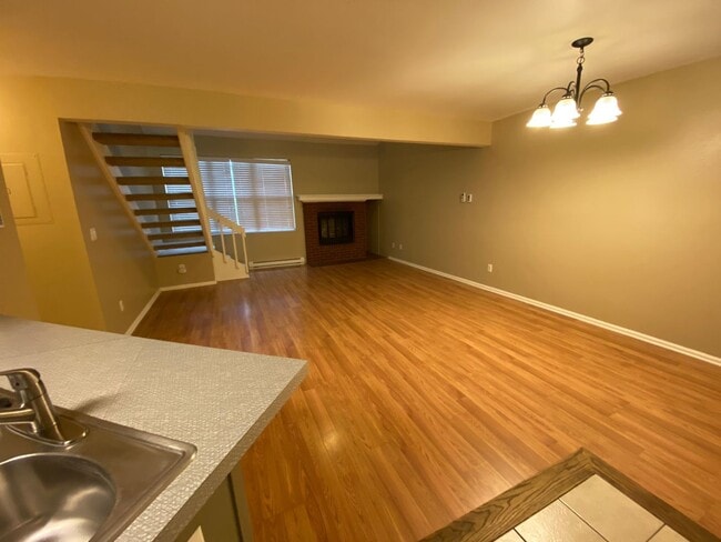 Building Photo - 3565 Windmill Dr