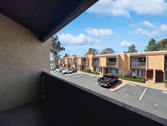 Building Photo - Beautiful 2B/1.5BA Condo in Mira Mesa!