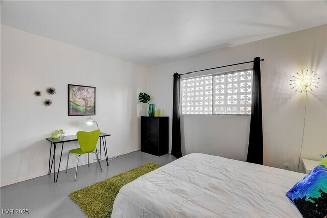 Building Photo - 1558 Aztec Way
