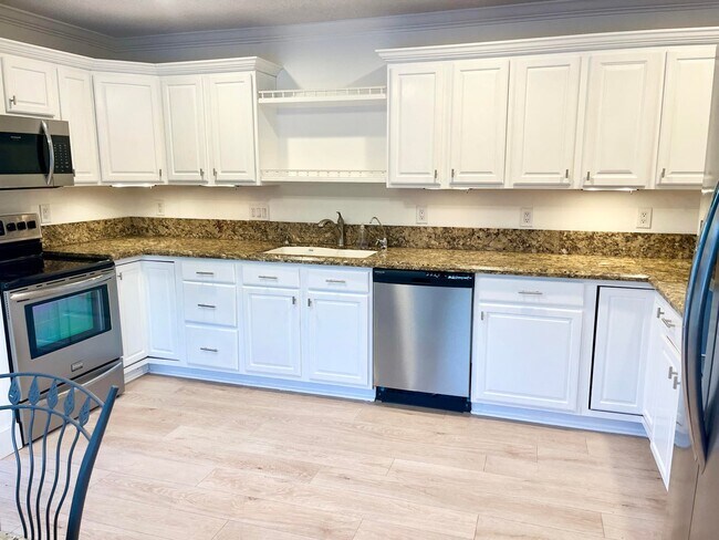 Building Photo - 2631 SW 4th St