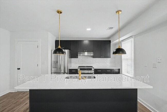Building Photo - 201 W 37th St