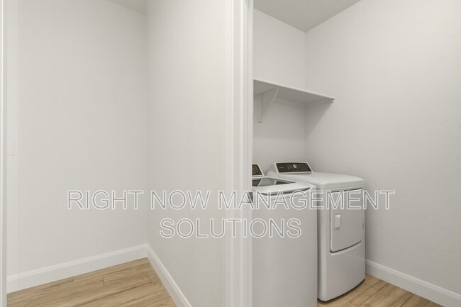 Building Photo - 6376 E Payson Dr