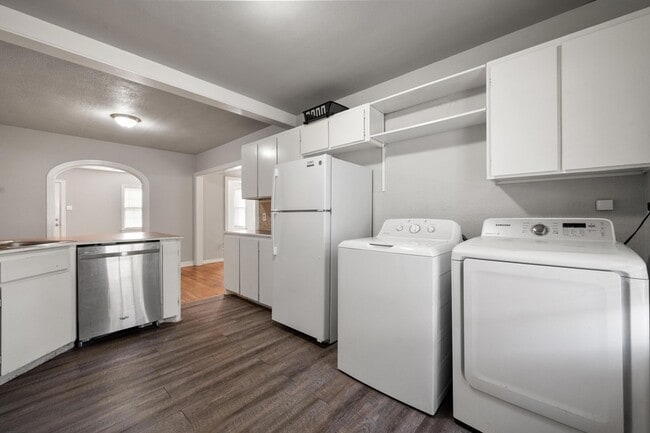 Building Photo - 2102 25th St