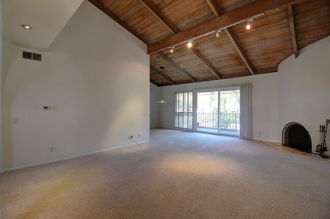 Building Photo - Spanish charmer in Upper East.... Santa Barbara!