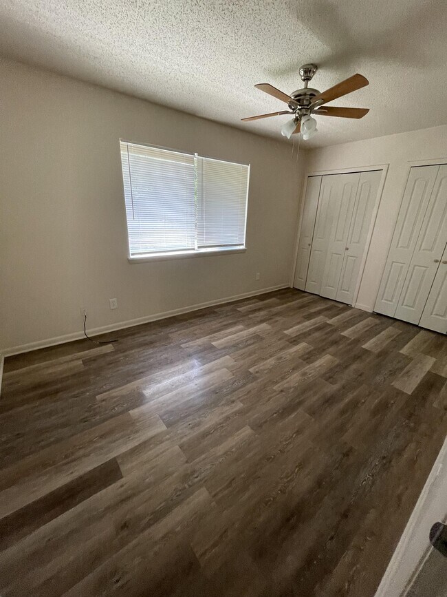 Building Photo - 8632 Northgate Dr