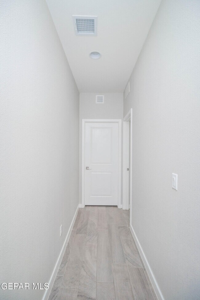Building Photo - 10608 Hidden Palm Pl