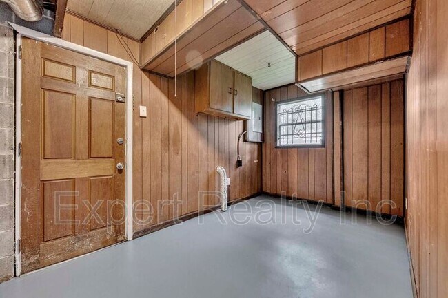 Building Photo - 1256 15th St SW