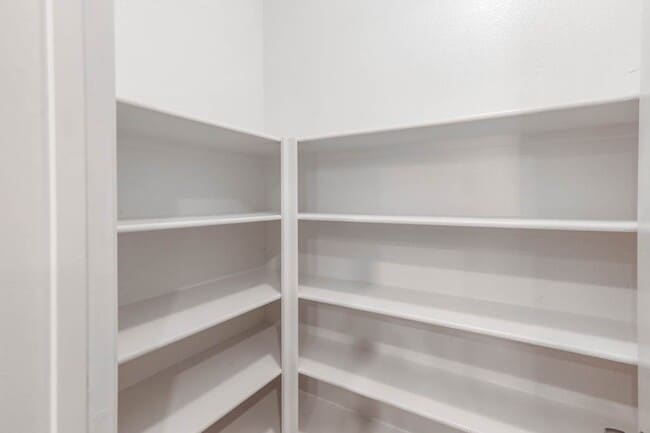 Building Photo - 4 Bed and 4 Bath Townhome In Gated North Las Vegas Community