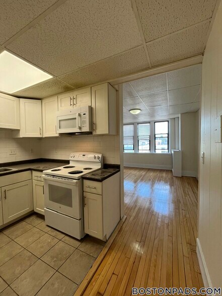 Building Photo - 439 Cambridge St