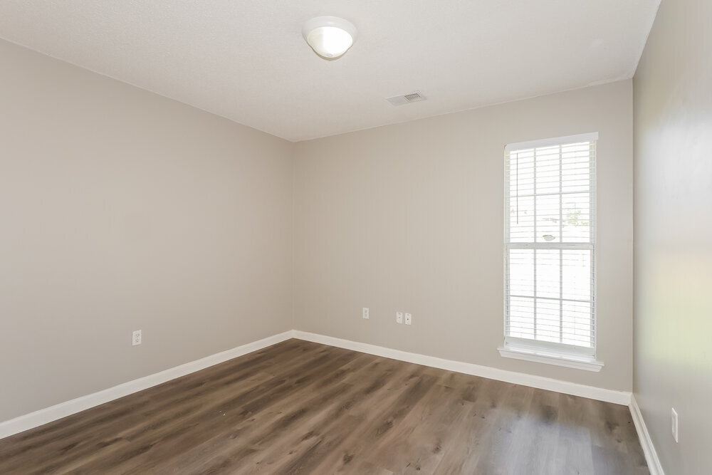 Building Photo - 10734 Ridgefield Dr