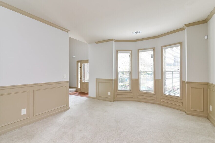 Building Photo - 3096 Montauk Hill Dr NE