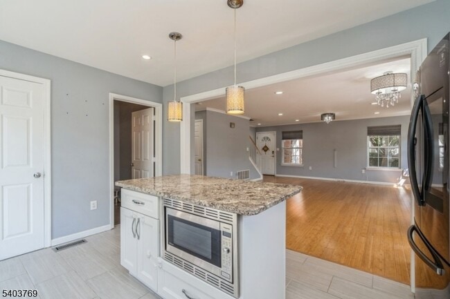 Building Photo - 2201 Timber Ridge Ct