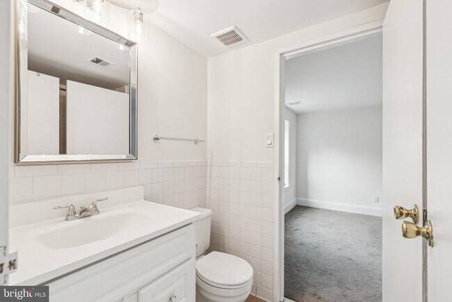 Building Photo - 1703 Wallace St