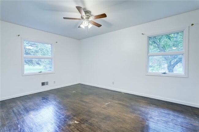 Building Photo - 232 Meadowbriar Rd