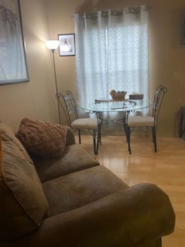 Building Photo - Furnished 2 bedroom 2 bath Loft Style Open...