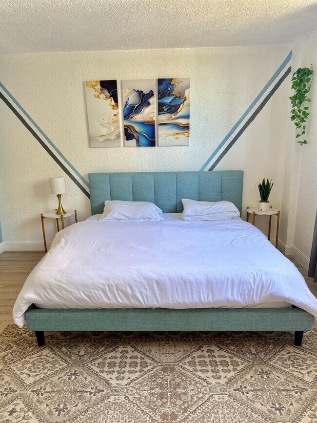 Building Photo - 4001 S Ocean Dr