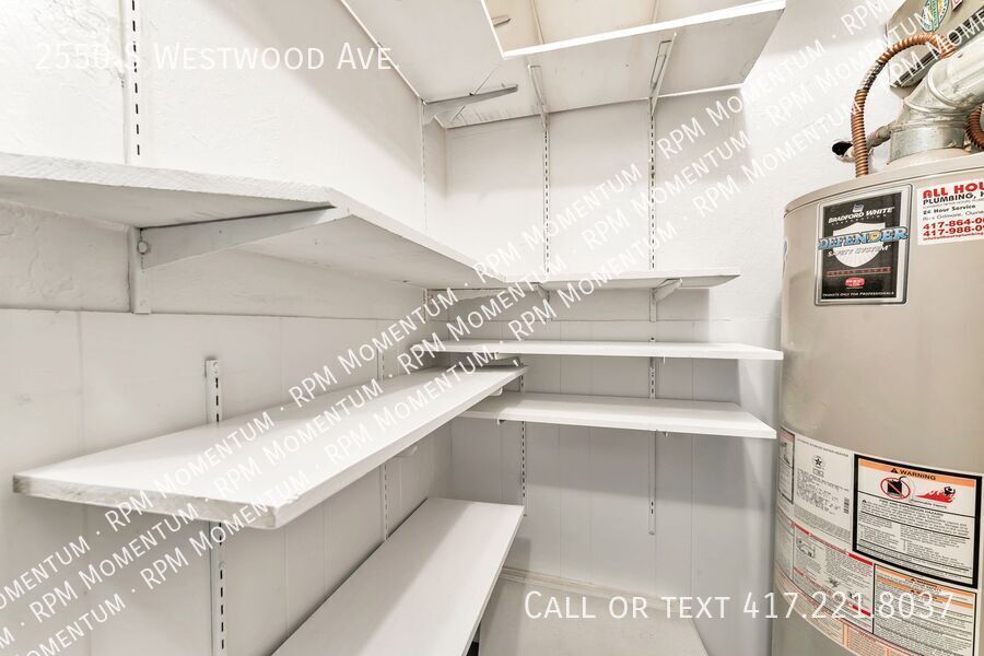 Building Photo - 2550 S Westwood Ave