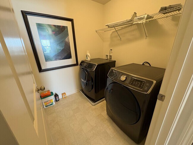 Building Photo - Rent Ready **Spacious 3-Bedroom Home with Open Concept & Large Fenced in Backyard**