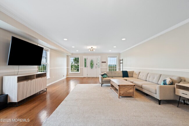 Building Photo - 36 Main St