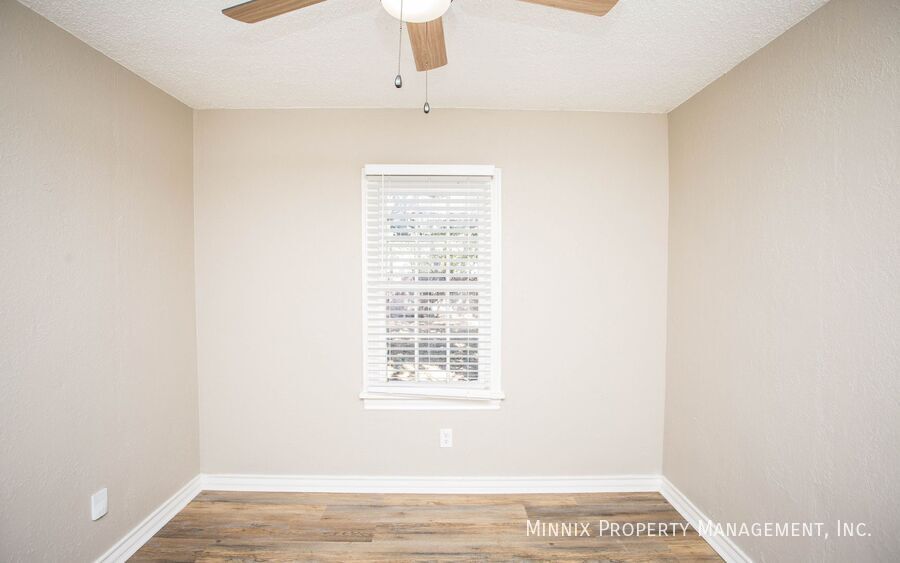 Building Photo - 2404 27th St