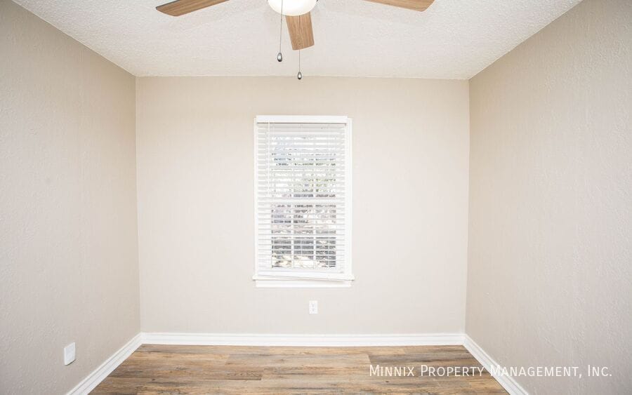 Building Photo - 2404 27th St