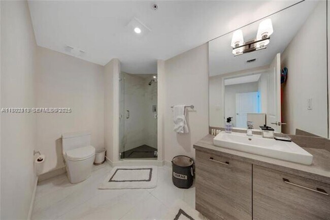 Building Photo - 400 Sunny Isles Blvd