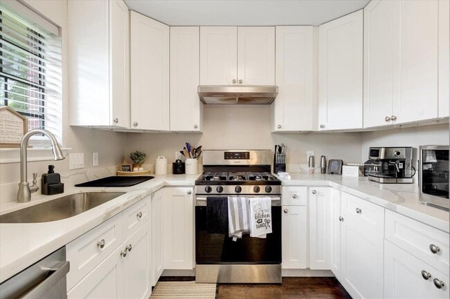 Building Photo - 3209 Blue Wing Dr