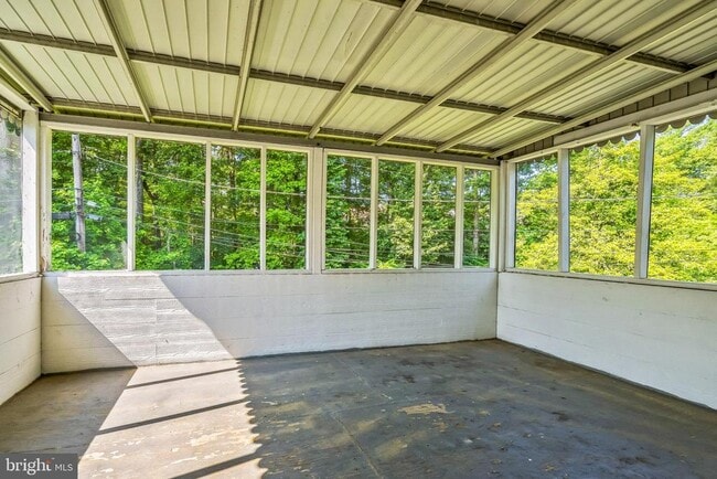 Building Photo - 1365 Rosanna Dr