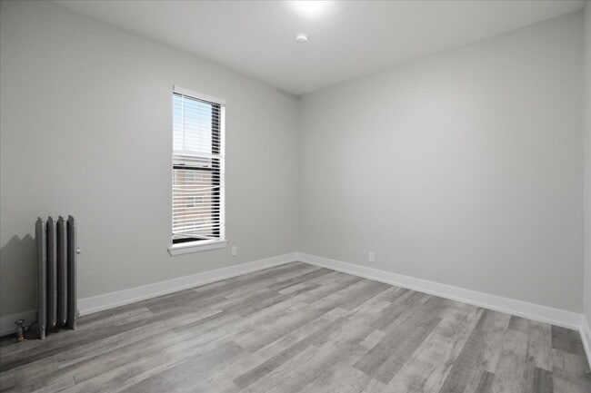Building Photo - 6214 S Dorchester Ave