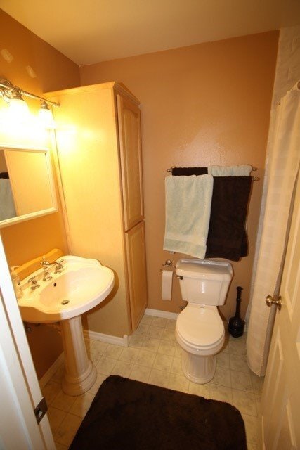 Building Photo - 3 Bedroom Eagle River House w/ Fenced Yard!