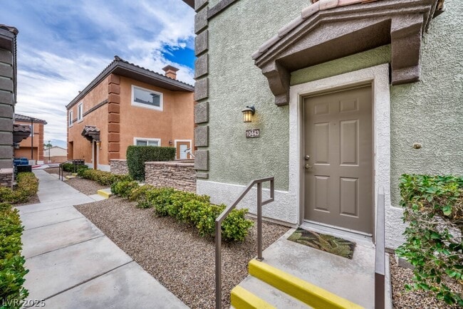 Building Photo - 10443 Alpine Edge Ave