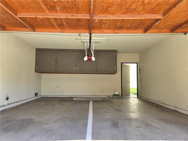 Building Photo - 2624 W Porter Ave