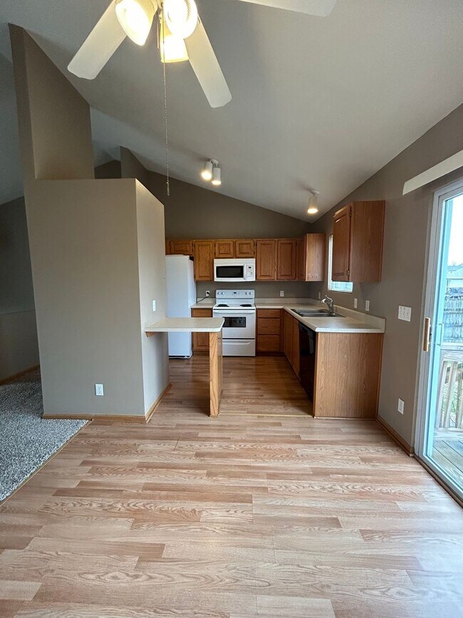 Building Photo - Spacious Millard Living with a Backyard You’ll Love