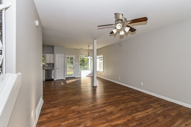 Building Photo - 8138 Woodson Dr