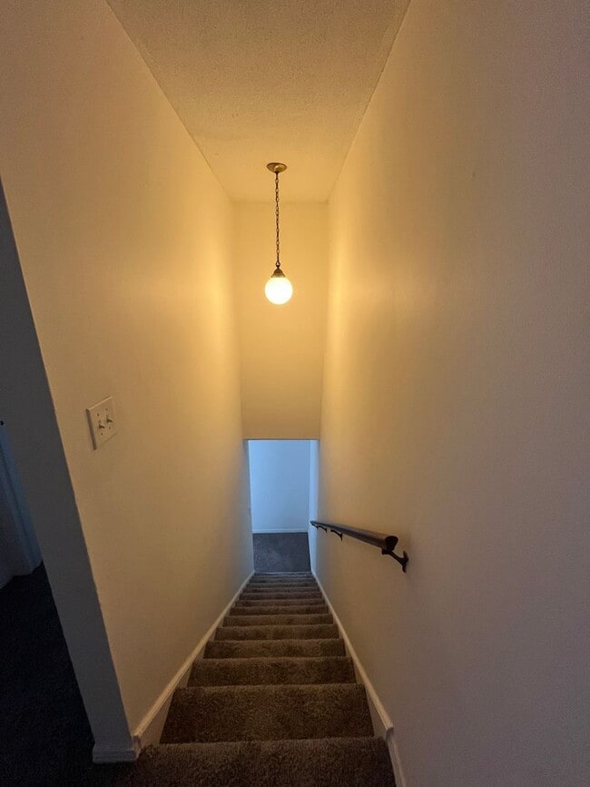 Building Photo - Townhome Located in NE Pensacola
