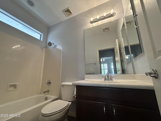 Building Photo - 4338 W Heyerdahl Dr